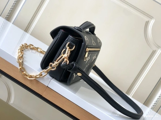 WIS POCHETTE METIS LOUIS WEST EAST VUITTON 1010
